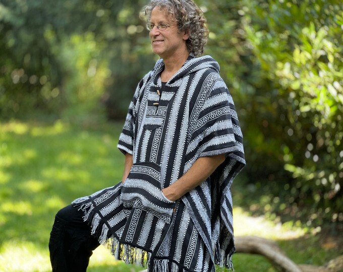 Large hooded poncho Gheri >>> 2 black and white versions >> JUNGLE - Festival clothing, Gypsy, Ethno style, Freak