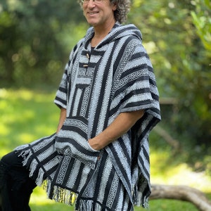 Poncho grande con capucha Gheri 2 variantes en blanco y negro JUNGLE ropa de festival, gitano, estilo étnico, freak imagen 2