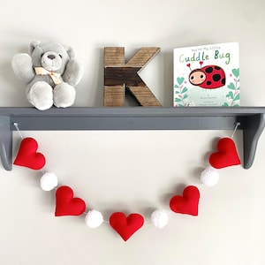 Valentines Day Felt Heart Garland, Valentines Day Garland for Mantle, Red and White Valentines Day Decoration, Red Valentines Heart Garland