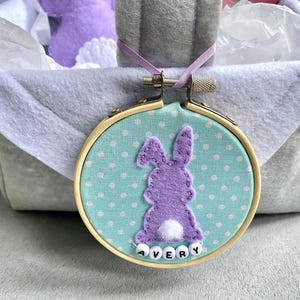 Personalized Easter Basket Bunny Tag, Embroidery Hoop Easter Basket Bunny Tag, Customizable Fabric Basket Tag, Easter Gift for Baby