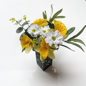 Grave flowers, grave flower holder, grave flower pot, spring flowers, grave flower vase, grave memorial, artificial flowers for grave