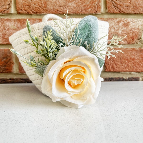 Flower girl basket, flower girl basket white, flower girl basket with flowers, flower girl basket for weddings, wedding decorations