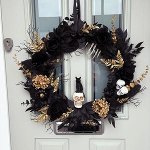Gothic Halloween Wreath: Black Roses, Skull, Crow - Autumn Decor