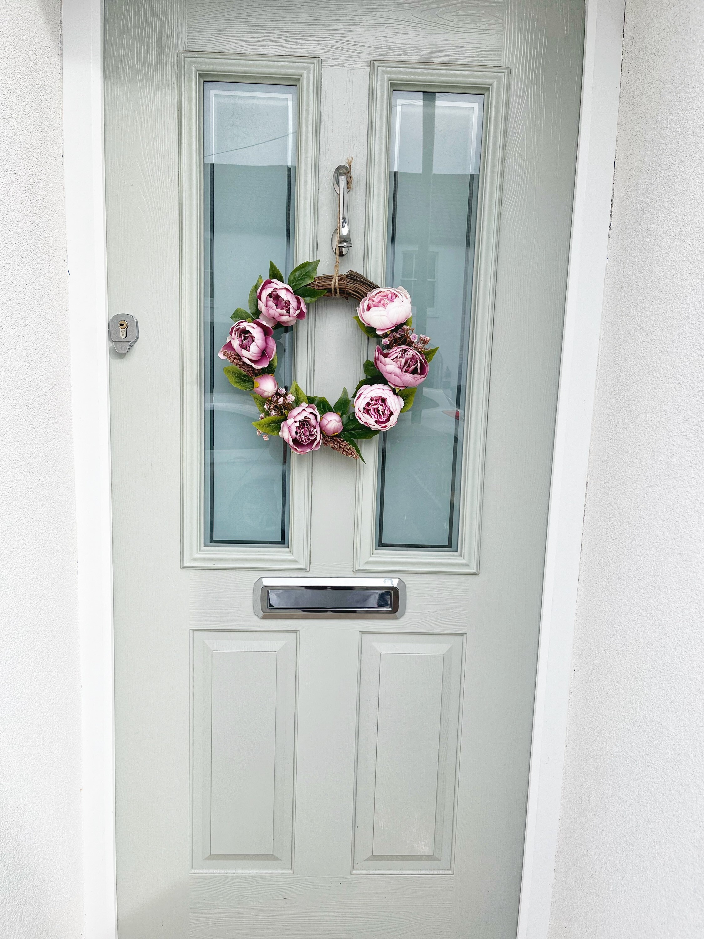 Ghirlanda per porta d'ingresso con peonie primaverili rosa e ranuncoli, ghirlanda per orecchie con agnelli di peonie rosa e bianche, regalo unico per la mamma, regalo per lei, festa della mamma
