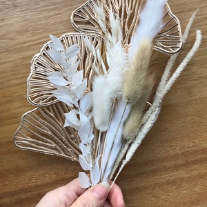 Decorazione per torta con foglia di gingko dorata e fiori secchi / Oro e bianco / Legata a mano con spago di juta / 30 cm / Decorazione per torta / Decorazione per la casa / Neutro