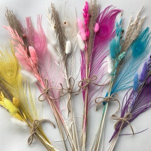 Plumes de paon colorées et bouquet de fleurs séchées | Mini-bouquet | 30 cm | Décoration de gâteau | Naturel | Blanc | Rose | Violette | Aqua | Jaune | Royaume-Uni