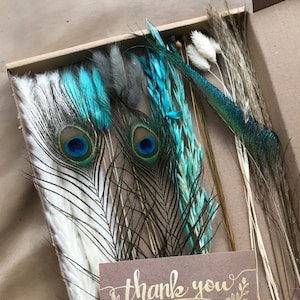 Flores secas en tonos pavo real, azul pampa y Tiffany / Apto para buzones de correo, 30 cm / Reino Unido / Turquesa / Verde azulado / Tiffany / Decoración de interiores