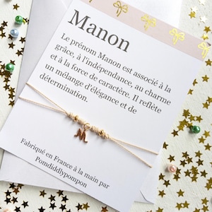 Bracelet et carte personnalisés, bracelet avec breloque initiale, bijoux personnalisés, bijoux minimalistes, initiale de la famille