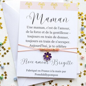 Bracelet fête des mères sur cordon réglable, carte personnalisée avec enveloppe, bijou minimaliste avec breloque fleur, cadeau pour maman