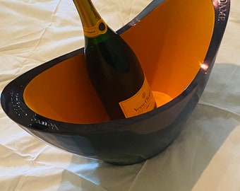RARE Baño de champán Veuve Clicquot doble magnum. Elegante y elegante champán vasco Veuve Clicquot en peltre diseñado por Christophe Pillet