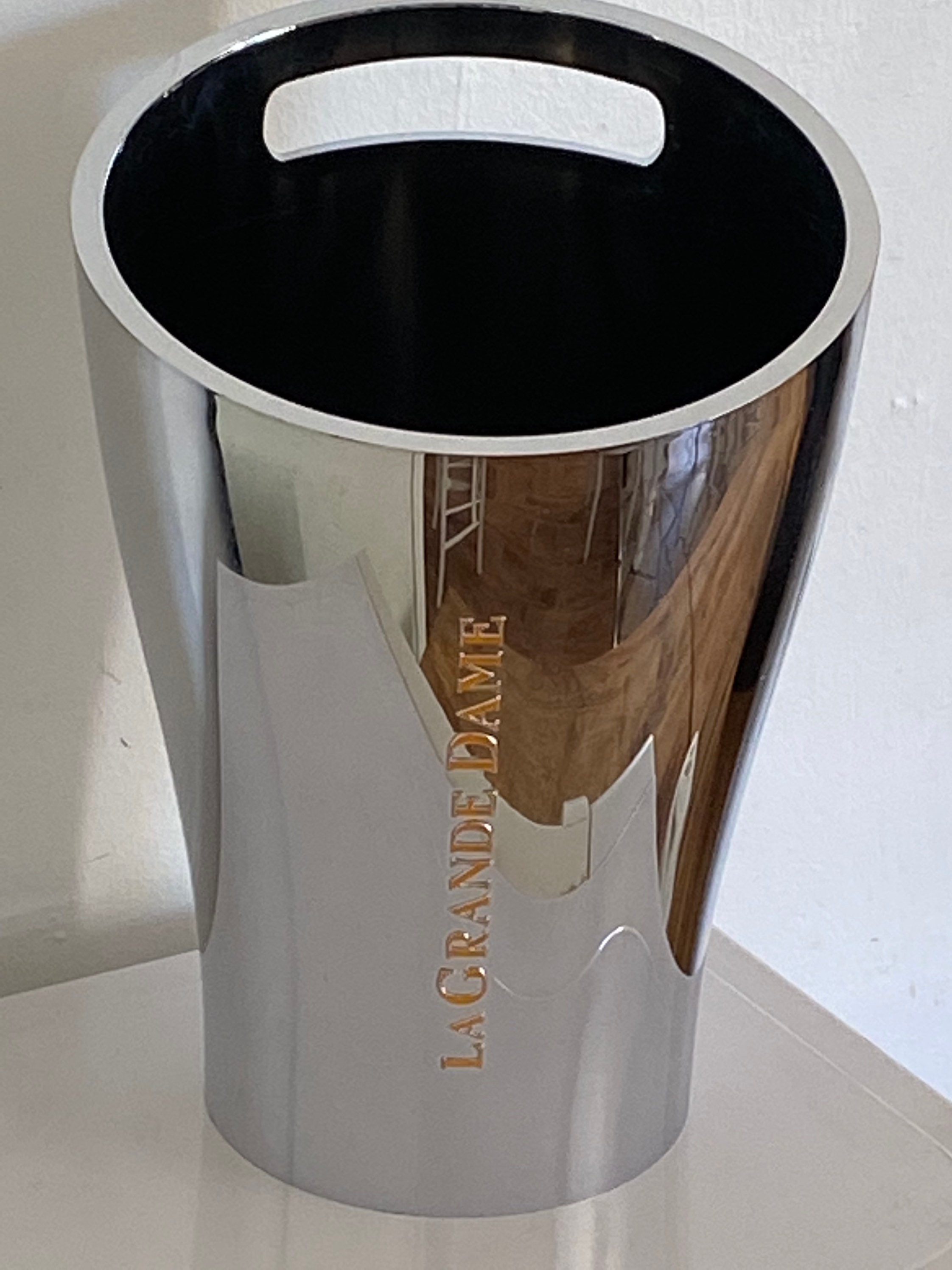 Glacière Veuve Clicquot avec finition ultra brillante - France