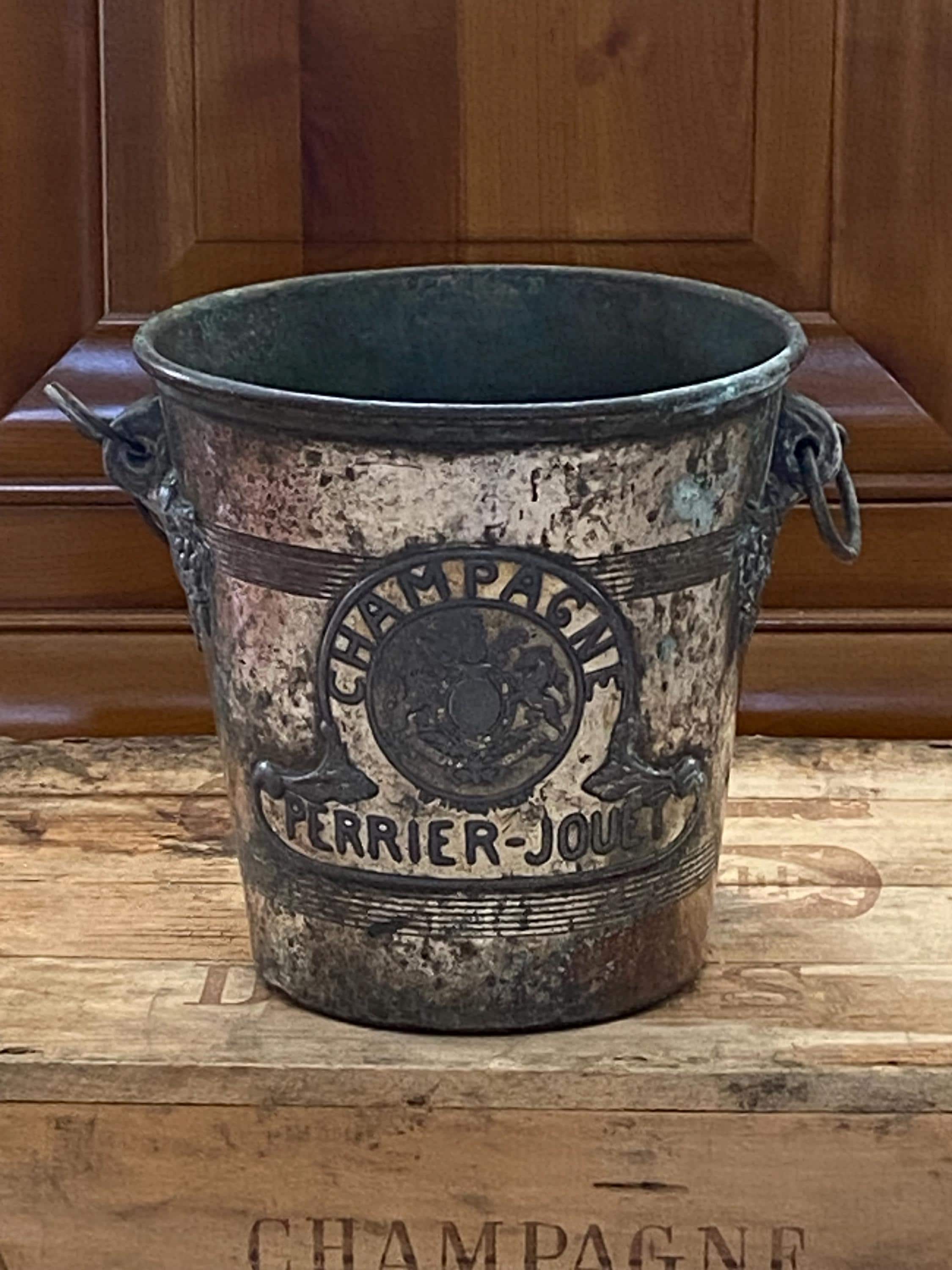 ペリエ ジュエの希少な銀メッキのシャンパンクーラー（1920年代登録品