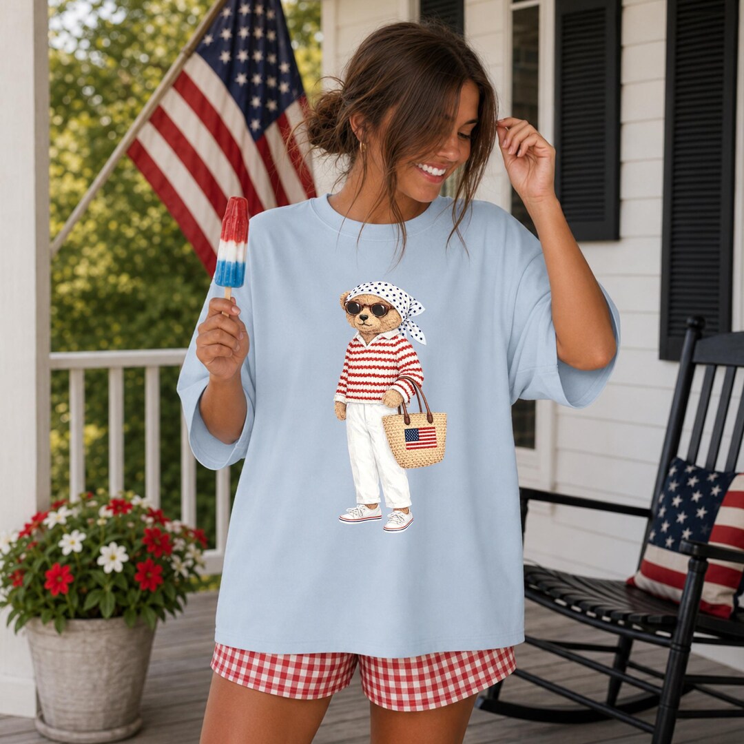 Americana Bear T-shirt, Fourth of July graphic tee Women, Preppy USA Crewneck, Patriotic S