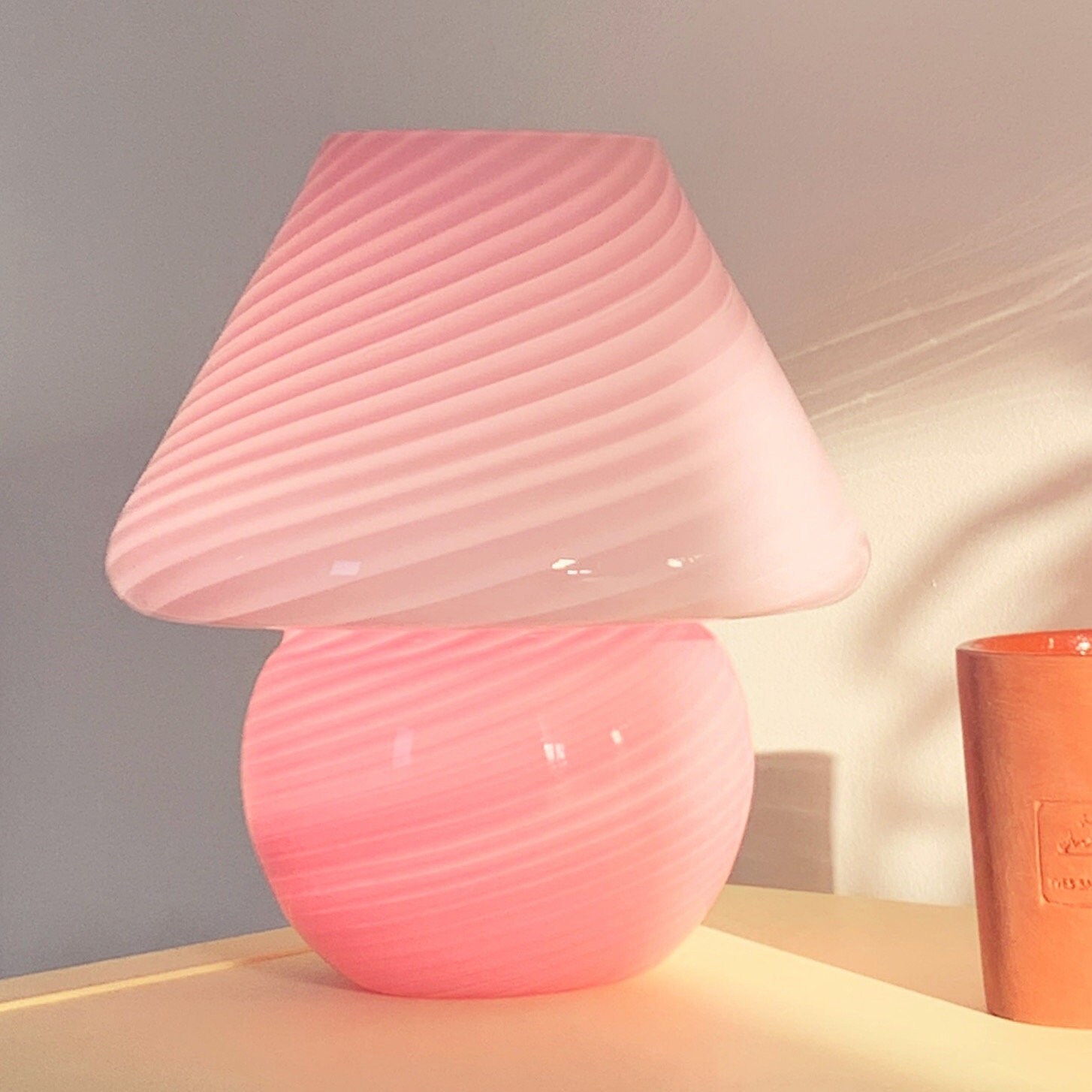 Murano on sale pink lamp