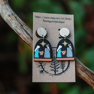 Christmas earrings, nativity earrings, nativity scene earrings, Dainty Christmas earrings, Christian Christmas earrings, Christian christmas