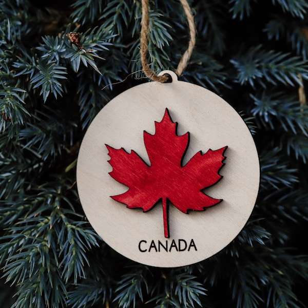 Canada ornament, maple leaf ornament, wood Canada ornament, Canadian ornament, Christmas ornament, nature lover ornament, maple leaf