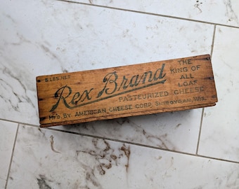 Versatile large wood cheese box