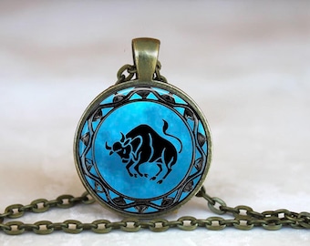 Hanger sterrenbeeld Stier: blauwe maan astrologische ketting of sleutelhanger