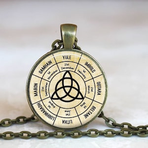 Collier occulte Roue païenne Triquetra de l&#39;année, bijoux occultes Roue païenne Triquetra de l&#39;année, pendentif occulte Wicca Triquetra païen