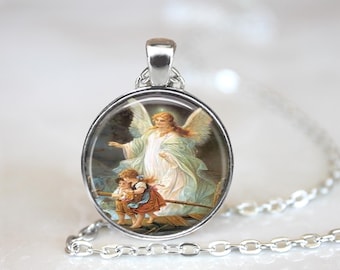 Guardian Angel Pendant Necklace – Vintage Angel Protecting Children Jewelry