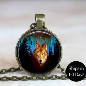 Wolf Northern Lights Pendant (000)