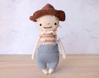 Crochet scarecrow amigurumi, knitted Wizard of Oz scarecrow plush, crocheted scarecrow toy for halloween decor