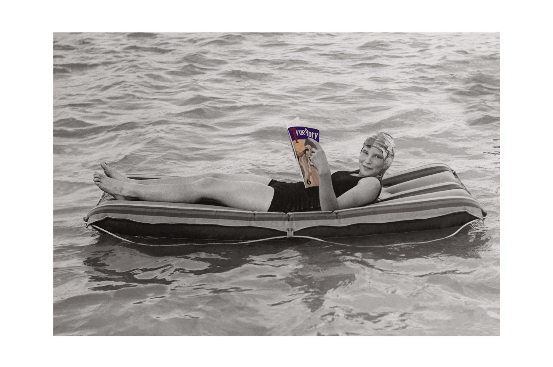 Photographie Ancienne Noir et Blanc - Touche Couleur Mer 79 Tirage Papier Mat Décoration Murale