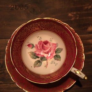 Rare Paragon set with large roses