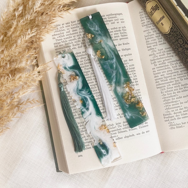 Resin gold flake bookmark | Green and white | Fast shipping | Gift idea