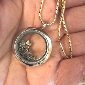 Silbernes Medaillon aus echtem Mondgestein, Halskette aus Mondmeteorit, himmlischer Schmuck mit Echtheitszertifikat
