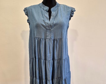 Light flowing ladies denim dress, jeans dress, knee length, sleeveless, V-neck,