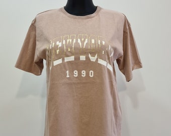 Oversized Round Neck T-Shirt Statement Print gold and white "New York 1990"