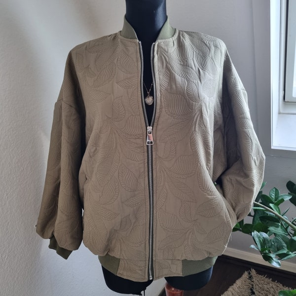 Bomberjacke aus Baumwolle mit minimalistischem Blumenmuster, Creme, Olive und Schwarz