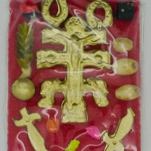Caravac Cross Amulet, Amuleto De la Cruz de Caravaca