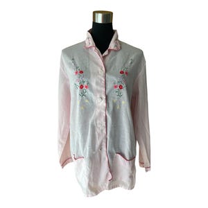 90年代ヴィンテージ ボタンアップカラーブラウス ピンク ハンド刺繍フラワー ポケット付き コットンブレンド S/M
