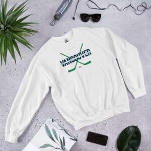 CustomCat Hartford Whalers Vintage 90's Crewneck Sweatshirt White / M