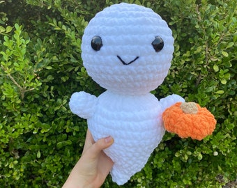 Boo the ghost crochet plushie pattern