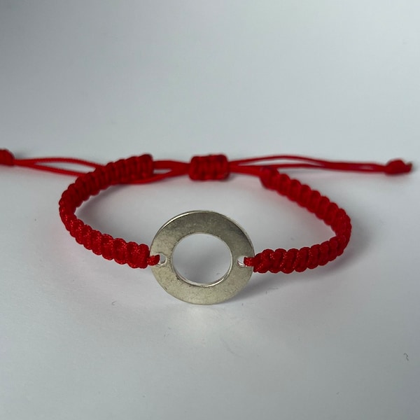 Bracelet Karma, Bracelet en macramé, Bracelet cercle en métal, Cadeau pour elle ou pour lui, Bracelet minimaliste, Bracelet résistant à l'eau, Amitié