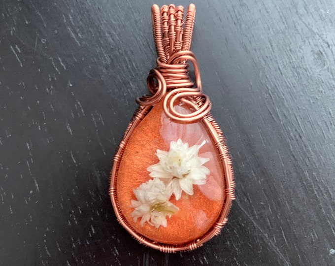 Pearly Everlasting Flower Wire Wrapped Resin Pendant