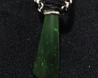 Handmade Guatemalan Jadeite pendant, Chromium green with adjustable macrame necklace cord
