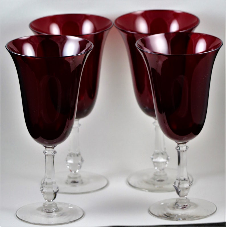 Set of 4, Imperial, 7.5 Inch, 9 ounce, Red Bowl, Goblets for Water or Wine, made by Imperial Glass Co. Bild 1