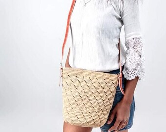 Handmade raffia bag, crocheted shoulder bag