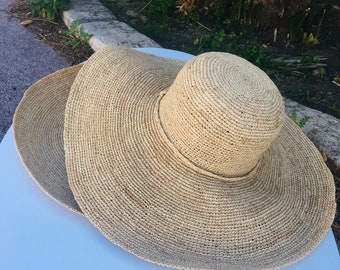 Chapeau en raphia fait au crochet, grand chapeau capeline