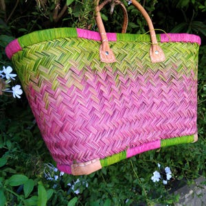 Panier en paille fourre-tout, panier de courses, marché ou panier de plage