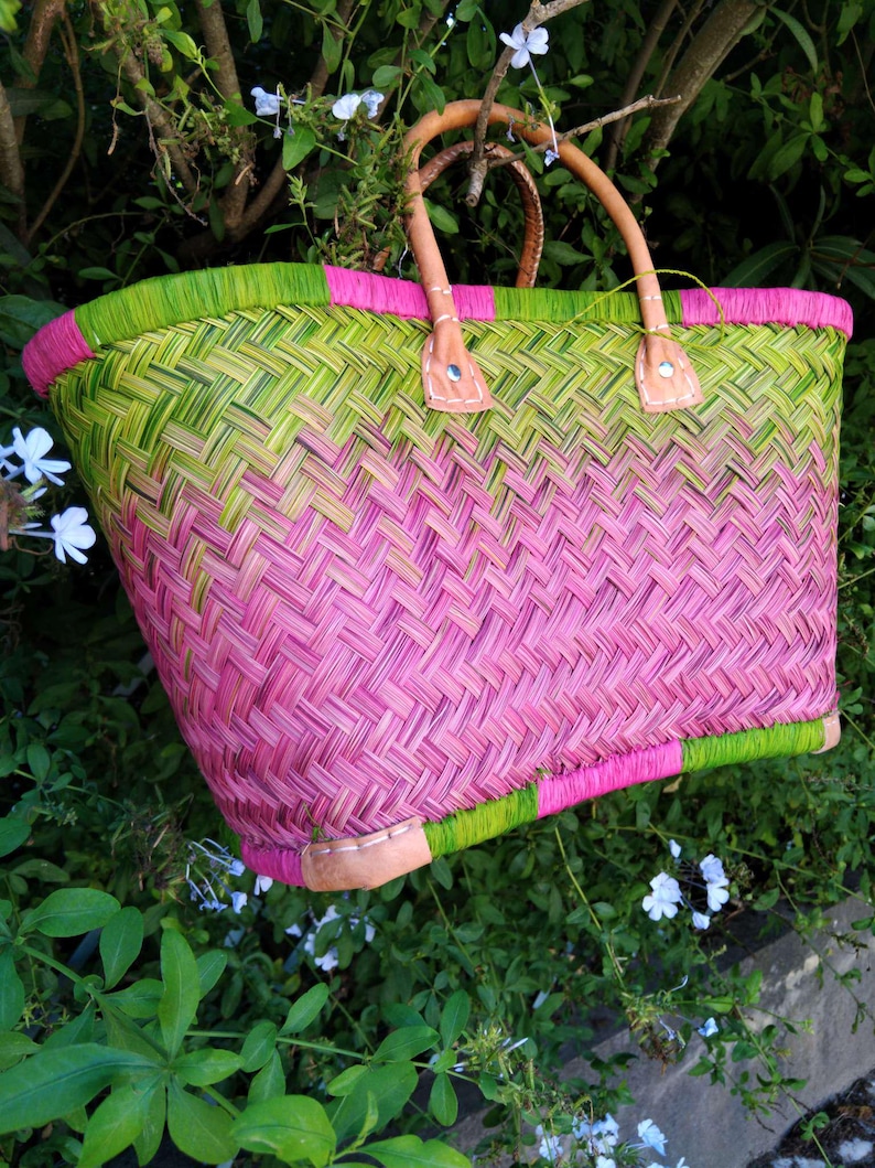 Panier en paille fourre-tout, panier de courses, marché ou panier de plage