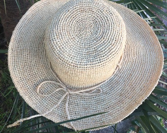 Crochet raffia hat