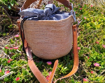 Crocheted raffia shoulder bag, small elegant raffia bag