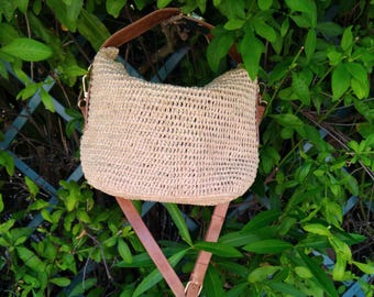 Gehaakte raffia schoudertas, klein elegant raffia tasje