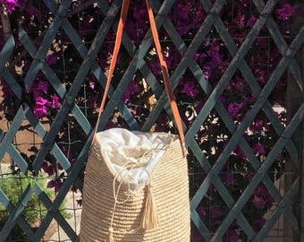 Handmade raffia bag, crocheted handbag, boho chic bucket bag