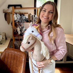 Soft stick horse made from fabric – sew a special birthday present with the Toys by Kasia sewing tutorial